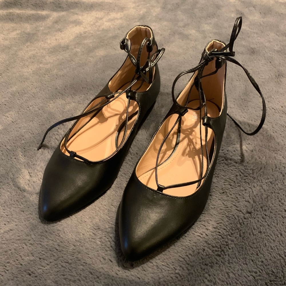 Black ballet flats